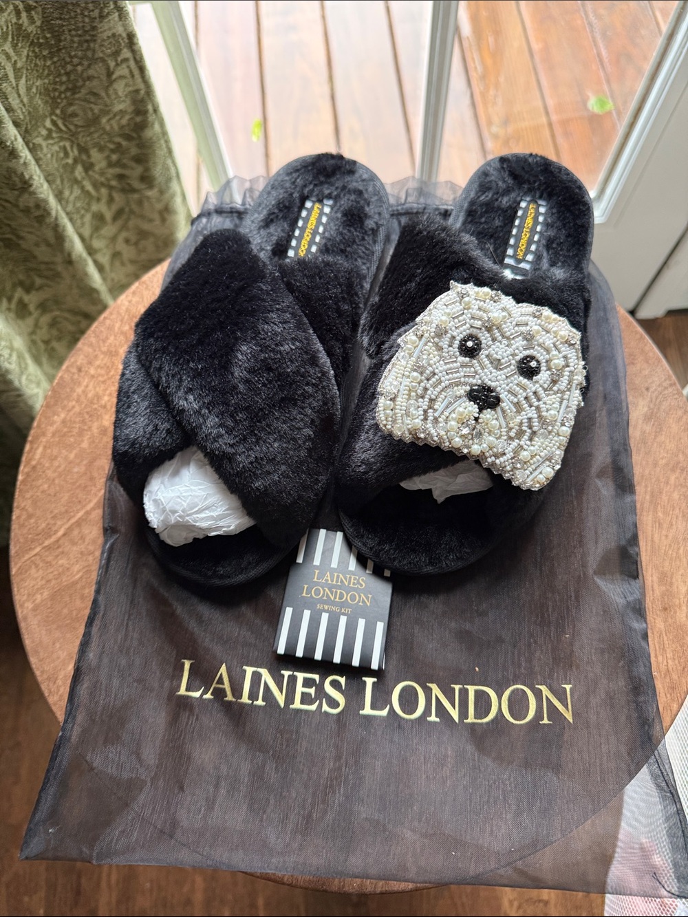 Laines London white dog slippers size 7-8 nwt